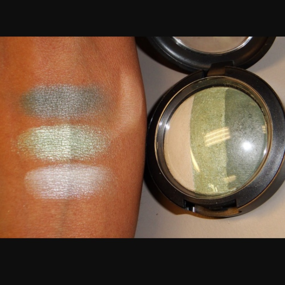 Mac eyeshadow in Calm Cool and Collected