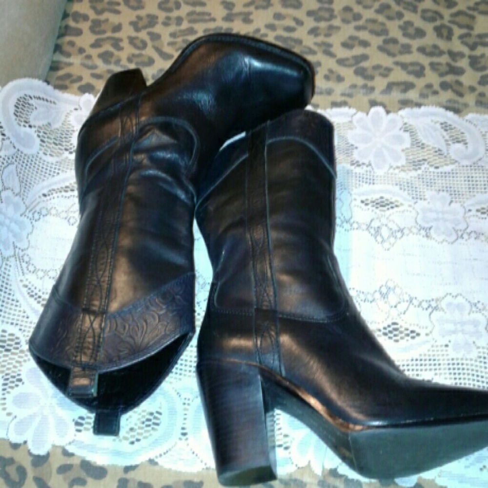 Cowgirl  boots