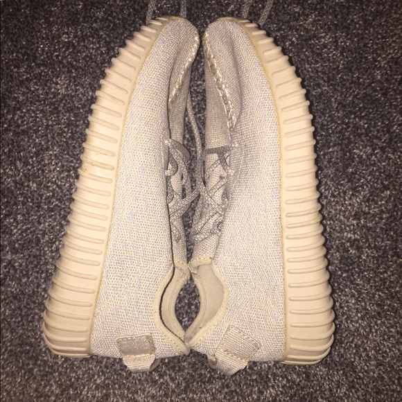 Adidas Yeezy Boost!! Only $45 until noon tomorrow! - Picture 4 of 8