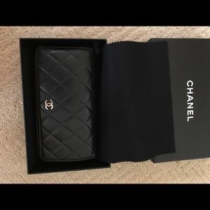 Black Chanel wallet Black Chanel wallet