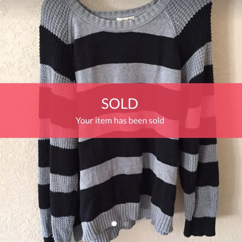 DKNY Sweater🍁