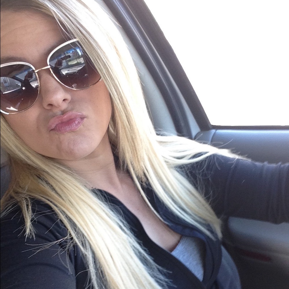 Meet your Posher, Destiny