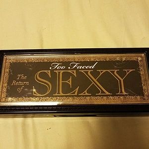 Too Faced The Return of Sexy