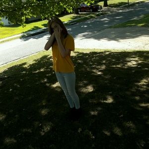 Meet your Posher, Adriana