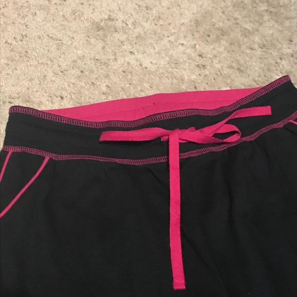 Drawstring Capri - Picture 2 of 3
