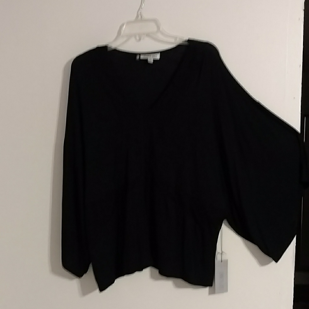NWT Jennifer Lopez Black  V-neck Batwing Sleeves