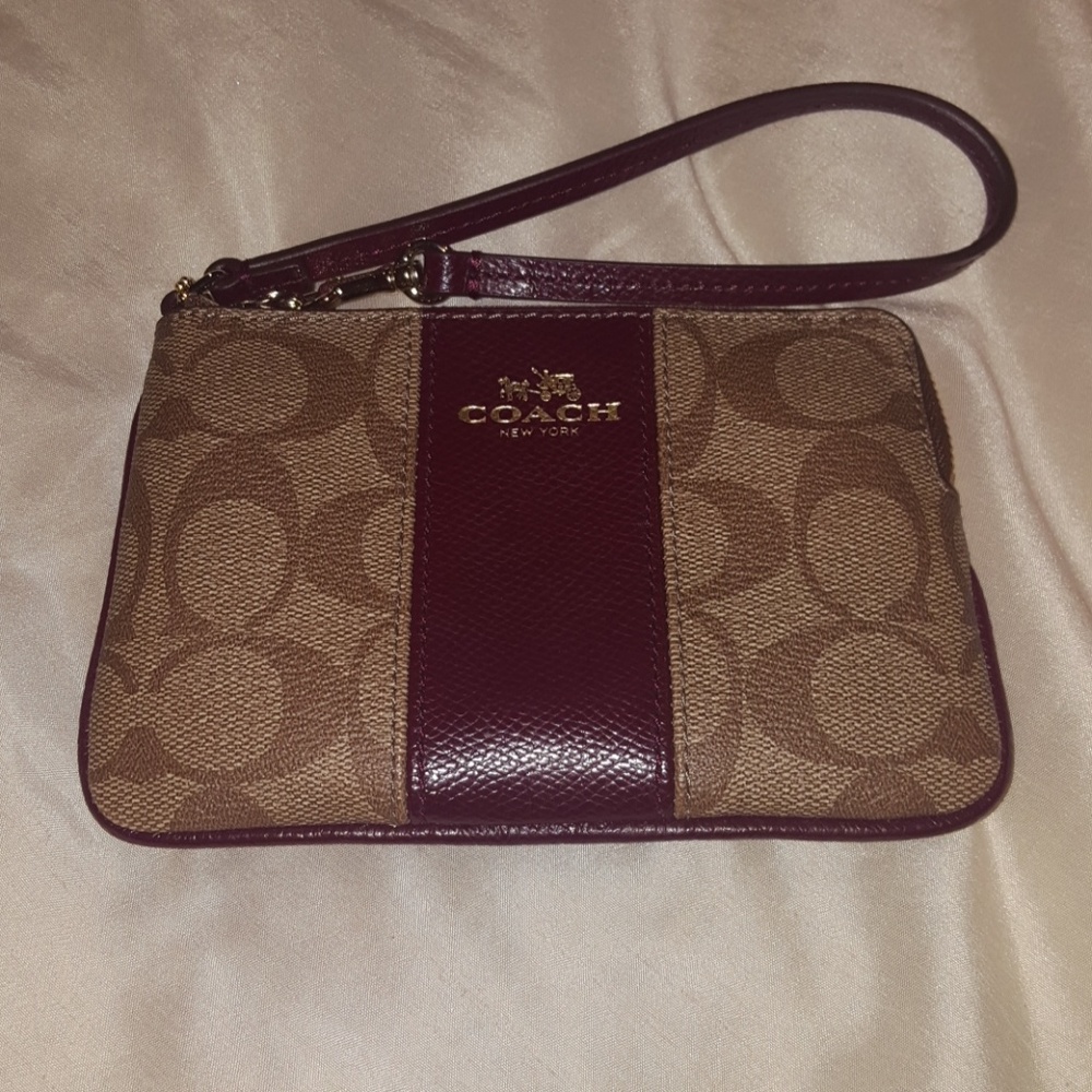 *Sold* Coach wristlet