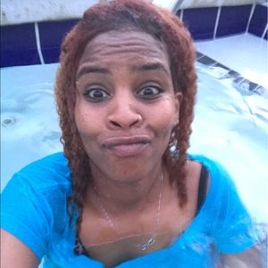 Meet your Posher, Yannie