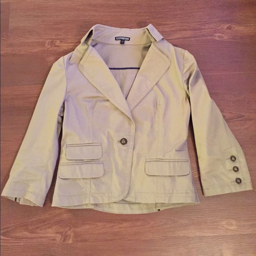 Cropped khaki blazer