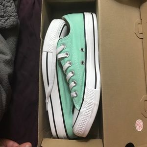 Mint Converse
