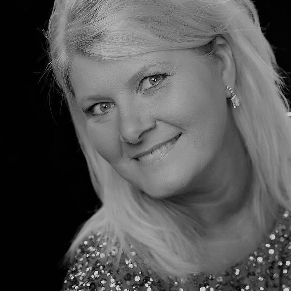 Meet your Posher, Kelli - Picture 1 of 1