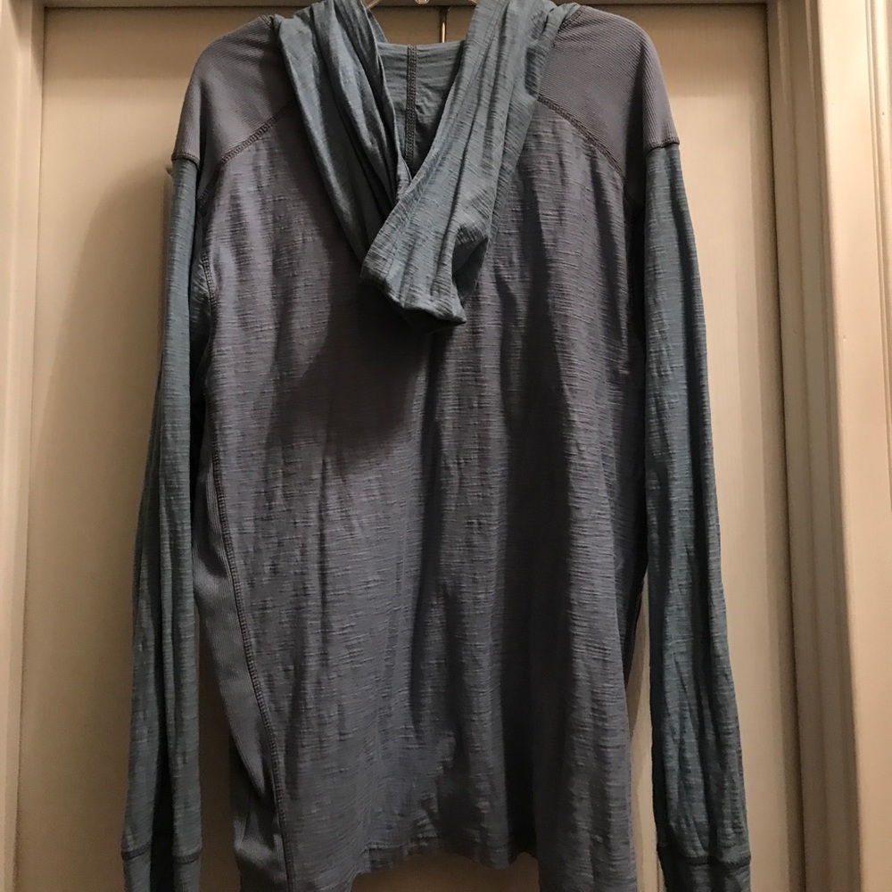 Men's Top - Picture 2 of 2