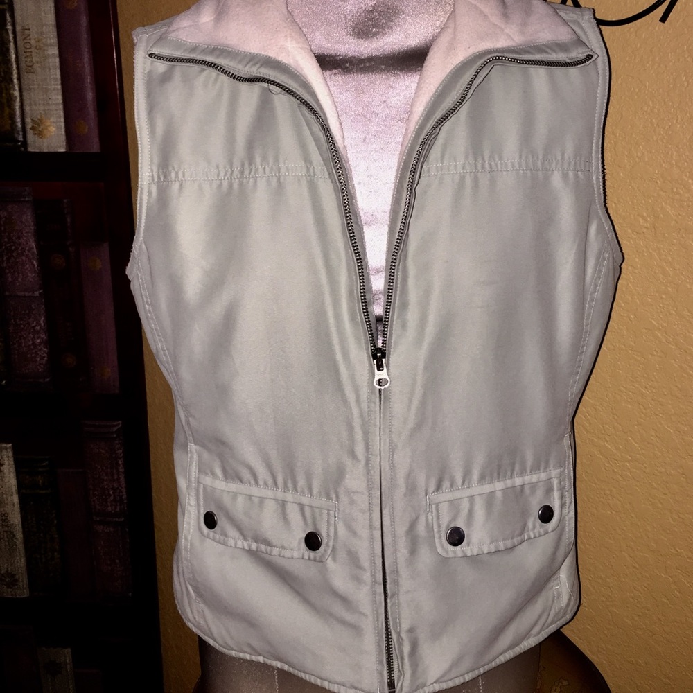 Sonoma puffer mint green vest with silky texture