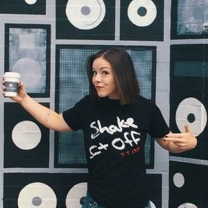 Meet your Posher, Alicia