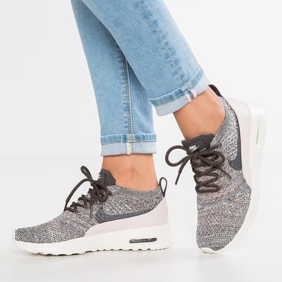 Nike Air Max Thea Ultra Flyknit women's sneakers - Picture 7 of 7