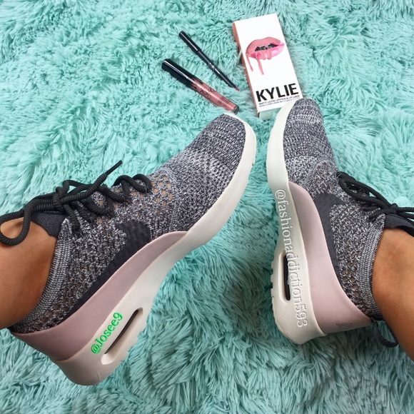 Nike Air Max Thea Ultra Flyknit women's sneakers - Picture 5 of 7