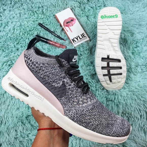 Nike Air Max Thea Ultra Flyknit women's sneakers - Picture 4 of 7