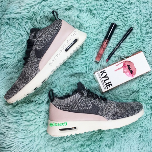 Nike Air Max Thea Ultra Flyknit women's sneakers - Picture 3 of 7