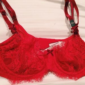 VS Dream Angels push up bra w/ velvet straps