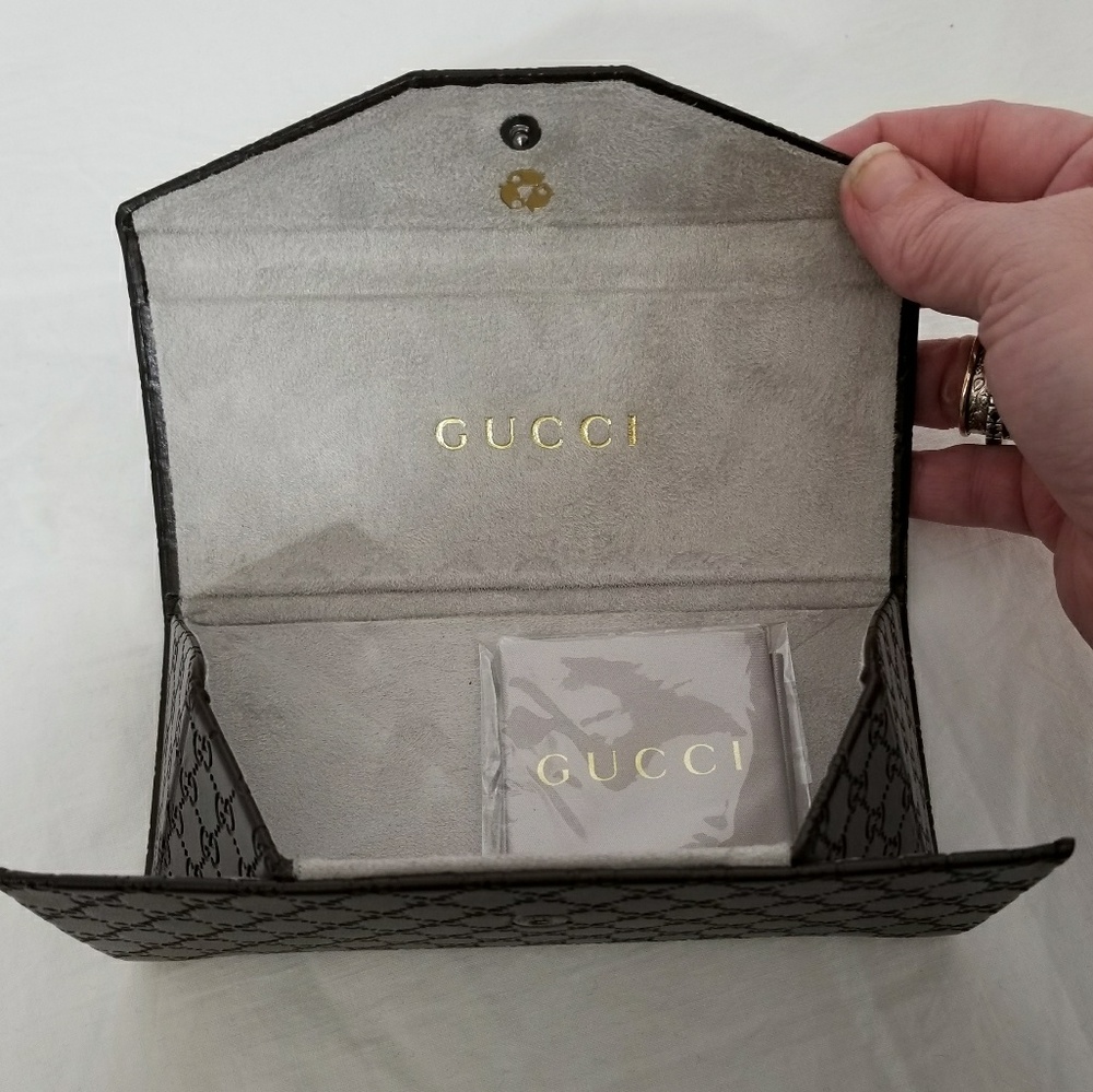 GUCCI *nwot* Authentic Sunglasses Case & Cloth - Picture 6 of 6