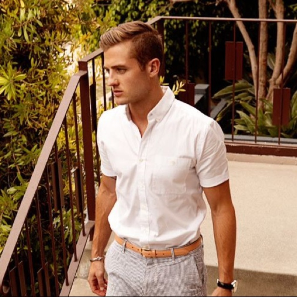 Club Monaco SlimFit Button-Down Linen Shirt