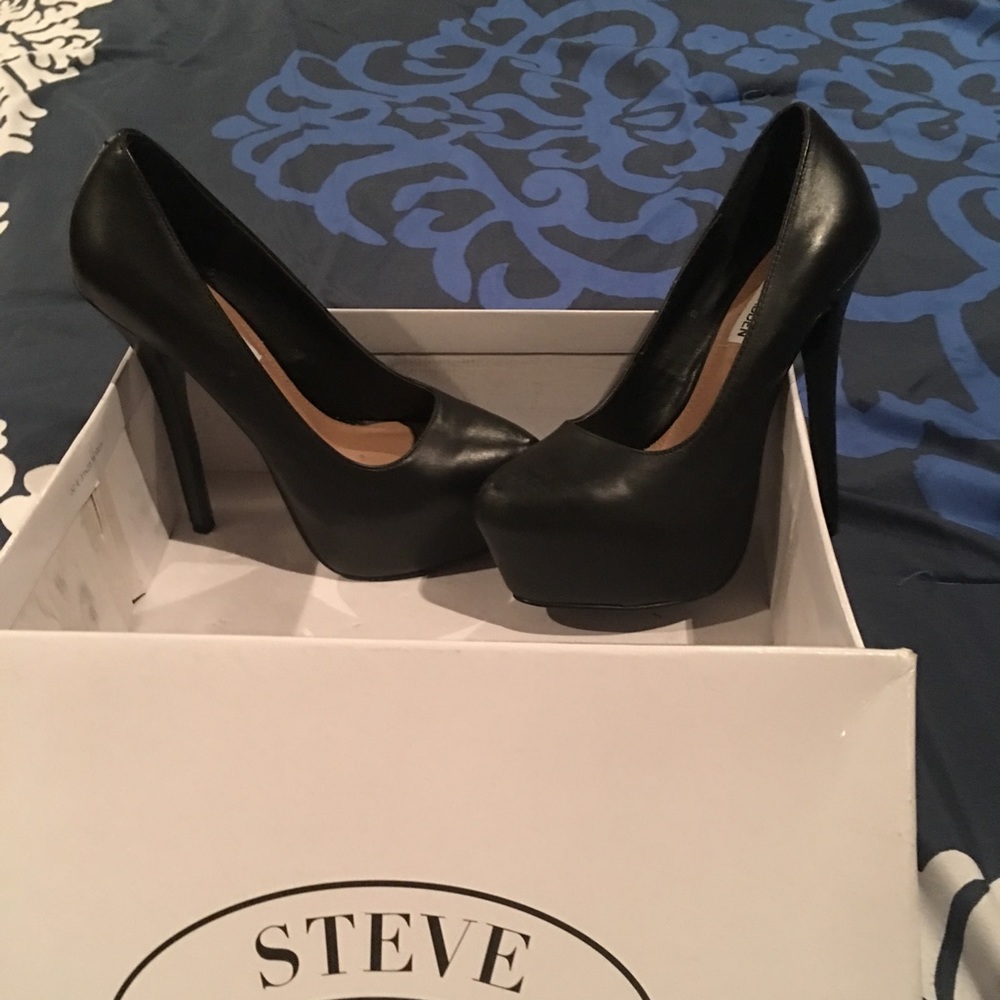 6 1/2 Steve Madden heels