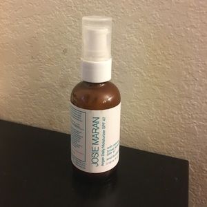 Josie Maran Argan Moisturizer SPF 47 Full size