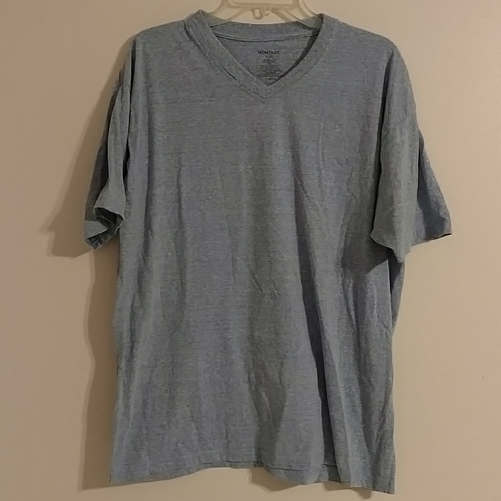 Men's V-neck T-shirt