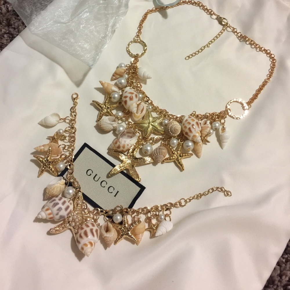 Gold shell and pearl set gorgeous set