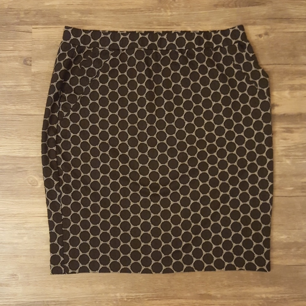 ELLE Black Polka dot skirt sz L