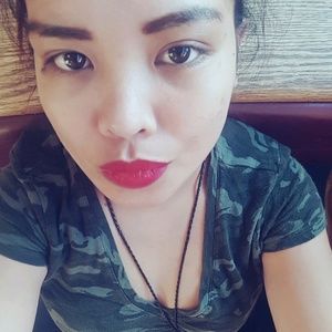 Meet your Posher, Eva