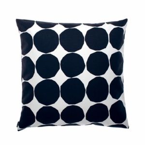 Hold for Stacy NWT Marimekko 20" Throw Pillows