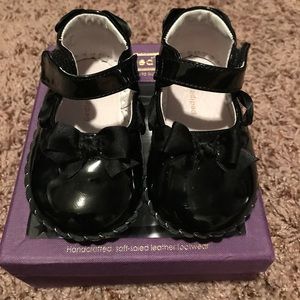 Pedipeds Natasha Black size 12-18 months