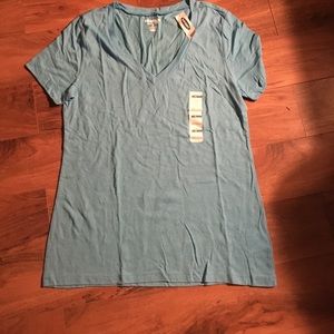 NWT old Navy V-neck t-shirt!
