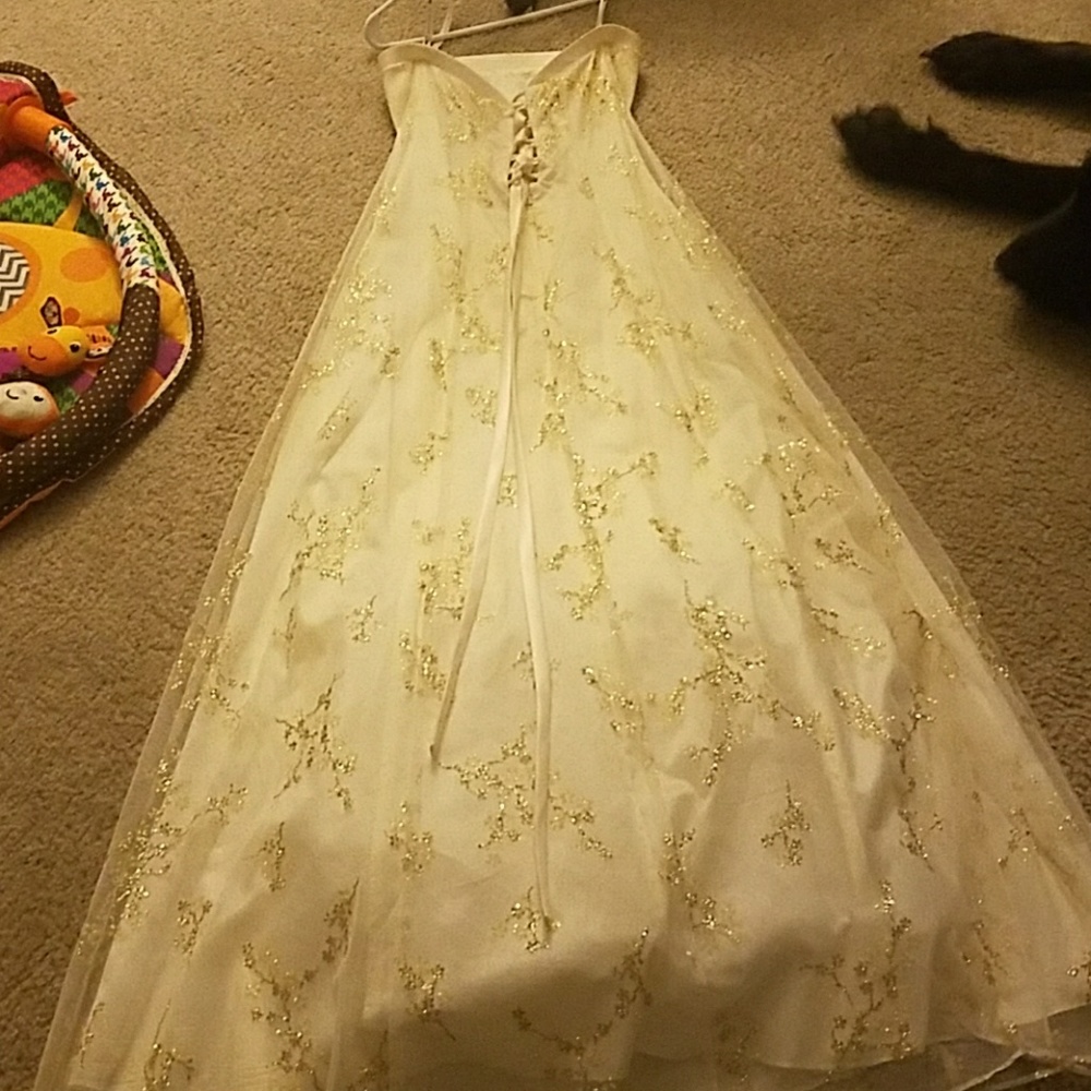 Dress - Picture 2 of 2