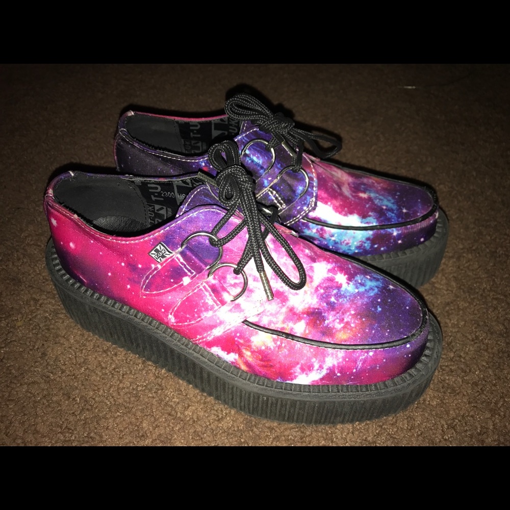 T.U.K infinity shoes