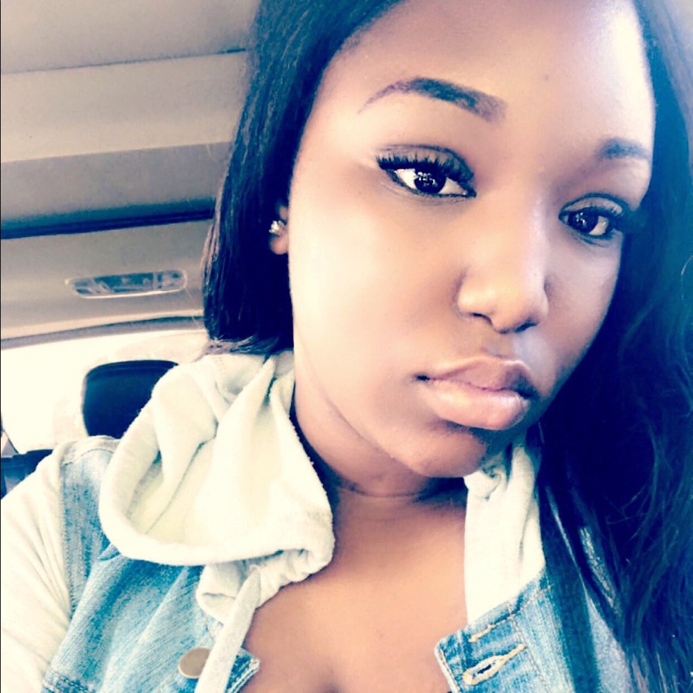 Meet your Posher, Breniah