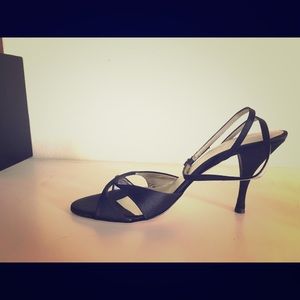 Anne Klein Black pumps. Worn once. Size 10