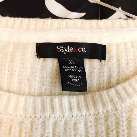 Adorable cozy sweater ❄️ - Picture 2 of 3