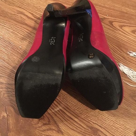 BCBG cherry red heels! - Picture 4 of 5