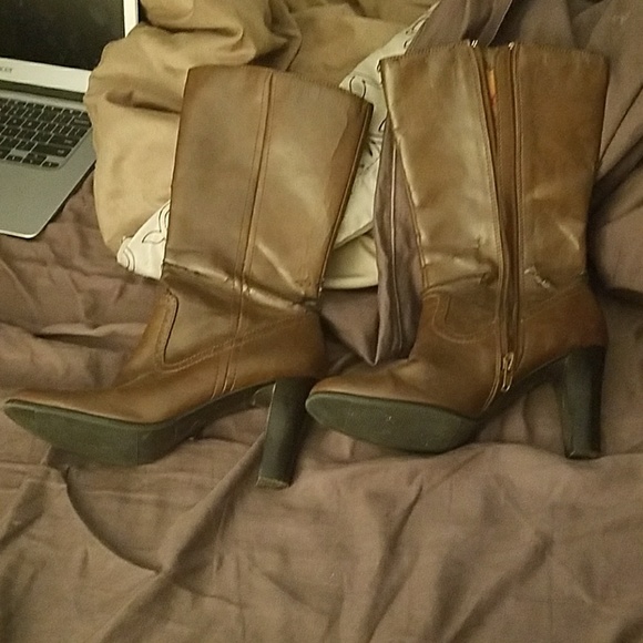 Shoes - Picture 2 of 4