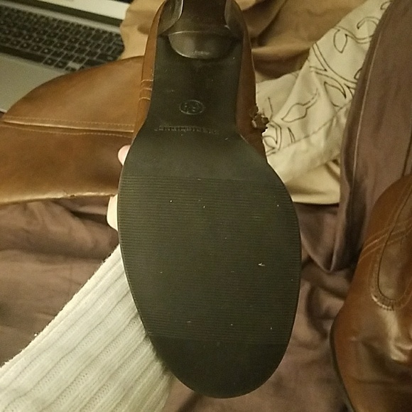 Shoes - Picture 4 of 4