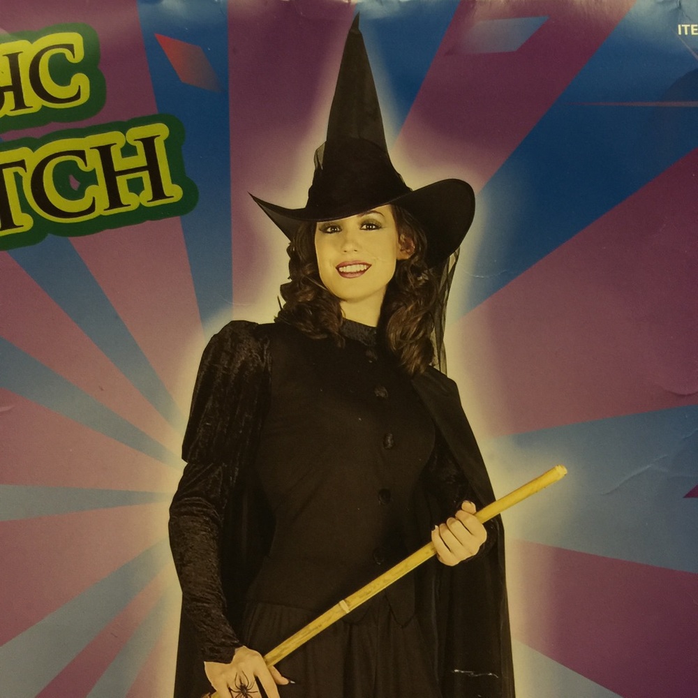 Which costume - Picture 4 of 4