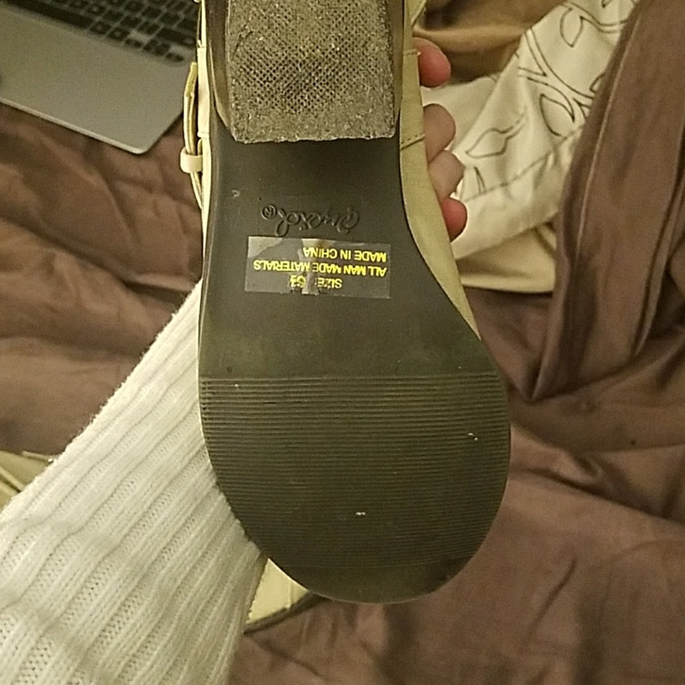 Shoes - Picture 3 of 4
