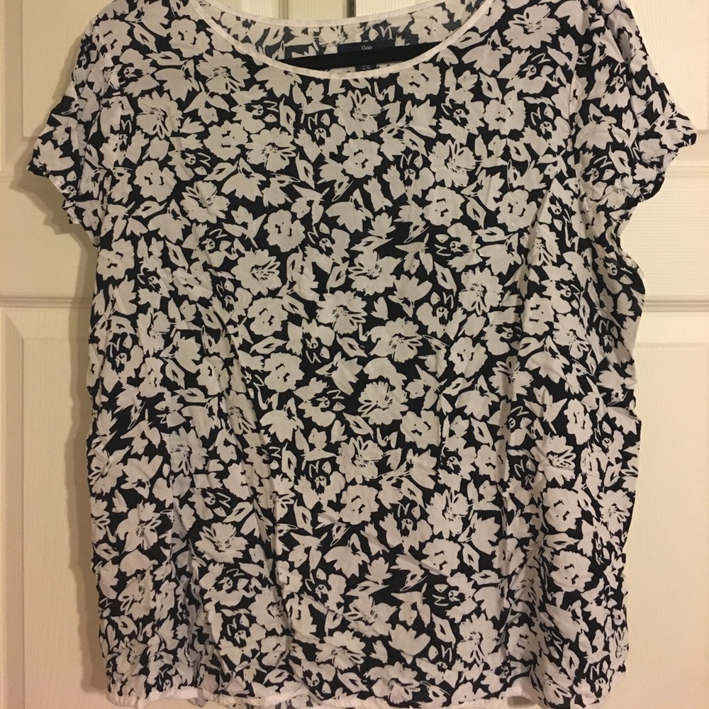 Black and white floral top