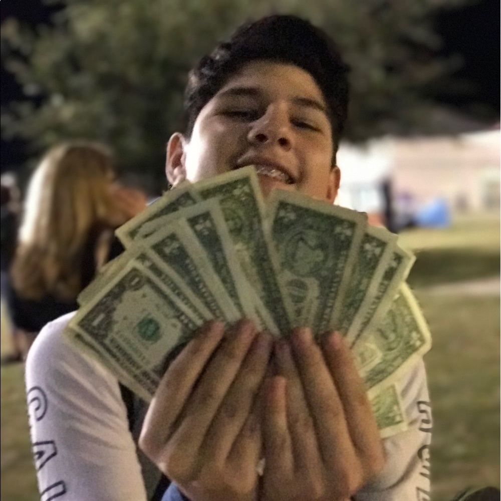 Meet your Posher, Ethan