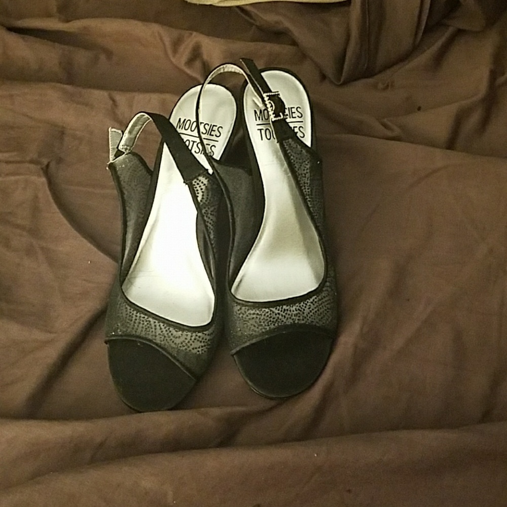 Dress shoes