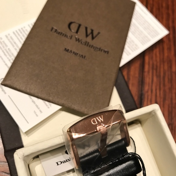 Danielle Wellington classic watch ⌚️ - Picture 2 of 7