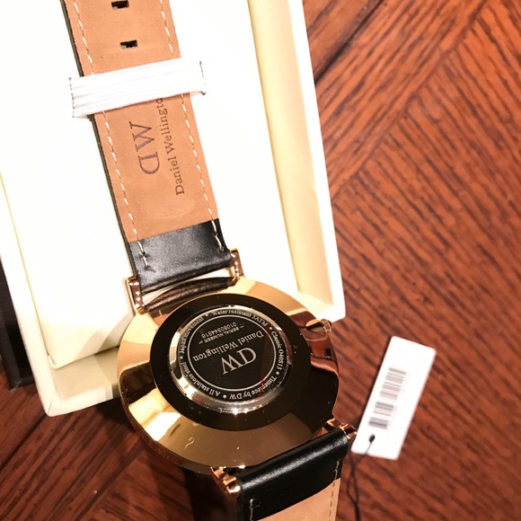 Danielle Wellington classic watch ⌚️ - Picture 3 of 7