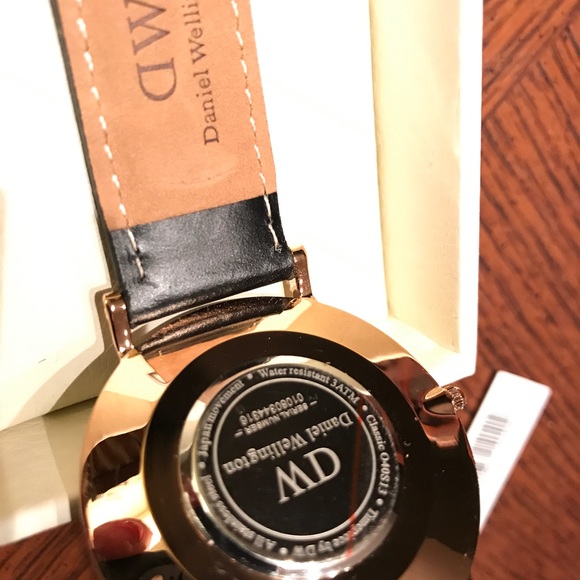 Danielle Wellington classic watch ⌚️ - Picture 4 of 7